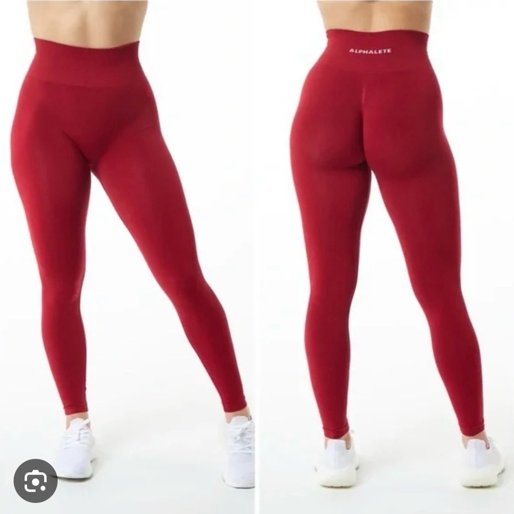 ALPHALETE AMPLIFY Leggings in Scarlet